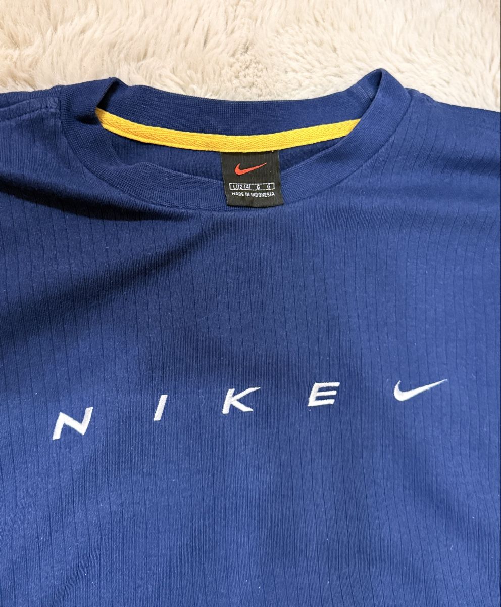 Nike Maglioni & Felpe: Nike Vintage Hoodie, Grösse L – Usato da Haldenstein venduto da ana_b8c7 1