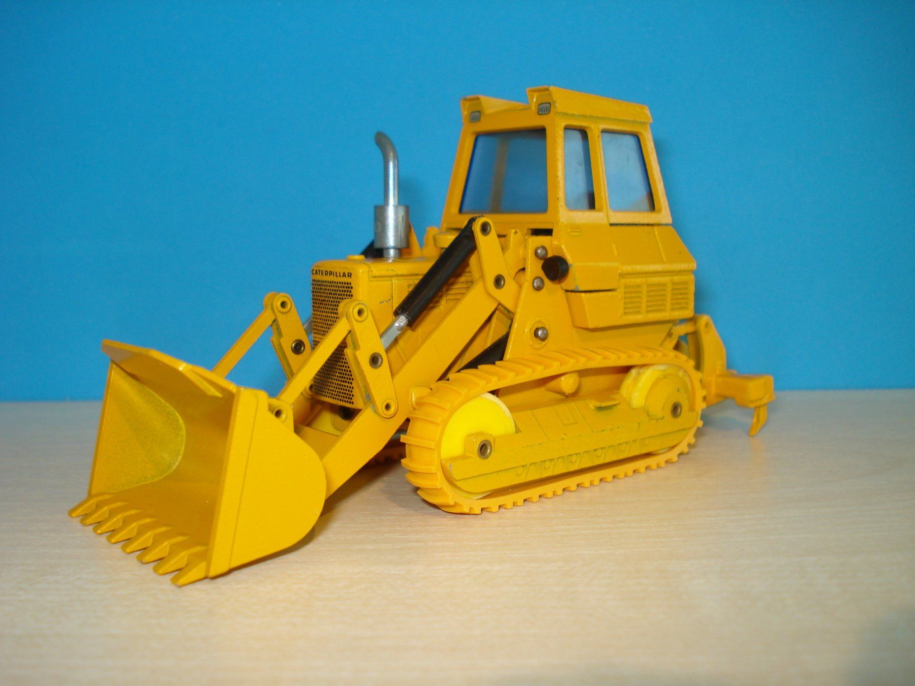 Modellbausätze & Standmodelle: CAT 955 K Raupentrax – Gebraucht aus Mitlödi von worker04 1