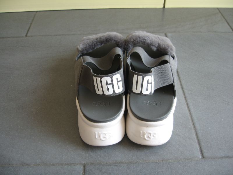 Ugg Scarpe da donna: Ugg chouettes sandales en taille 37.5! – Usato da Champlan venduto da baghera12 2
