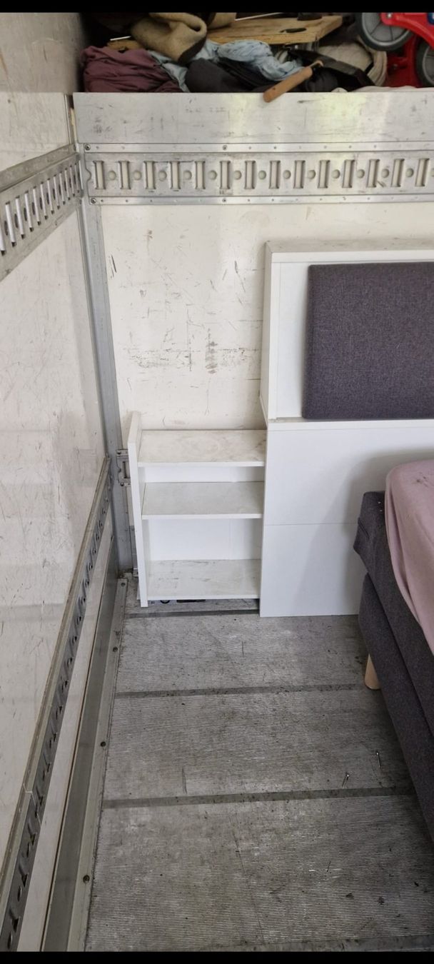 Letti: Bett mit Schubladen und Regale beide Seiten – Usato da Niederlenz venduto da DaveDasWahnsinn 1