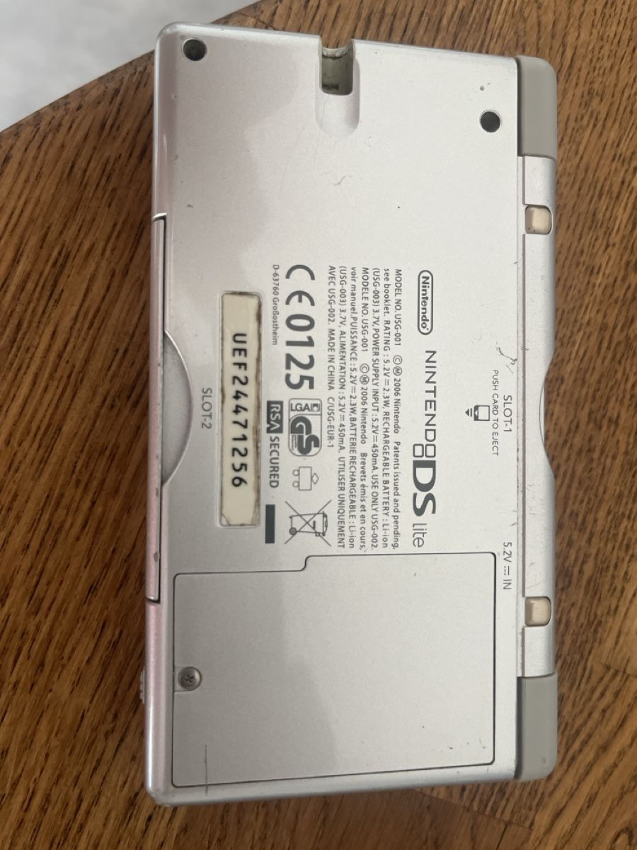 Nintendo Consoles: Nintendo DS lite grise avec 8 jeux – D'occasion à Vétroz par jer_xgh6 5