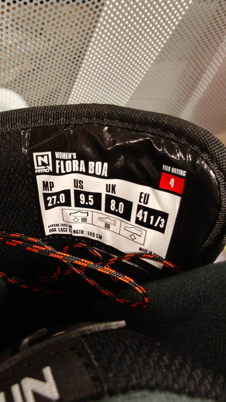 Board: Nitro Snowboard mit Bindung und Schuhen gebraucht – Usato da Winznau venduto da FV_ 5
