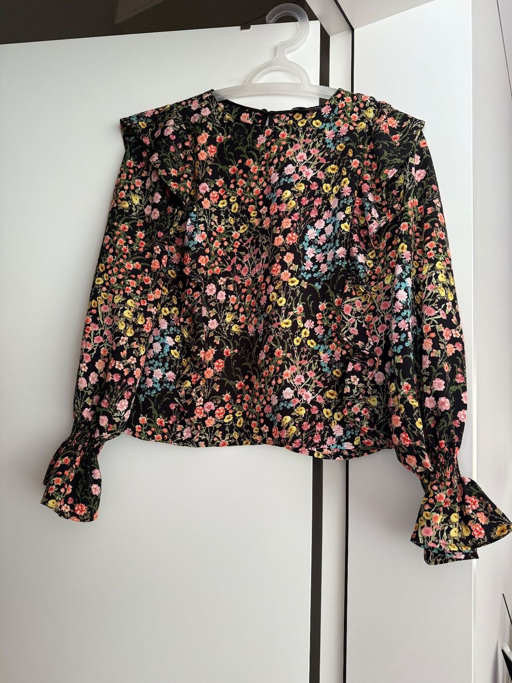 Zara Blusen: Oberteil – Gebraucht aus Richterswil von KAYLEIGH_77 1