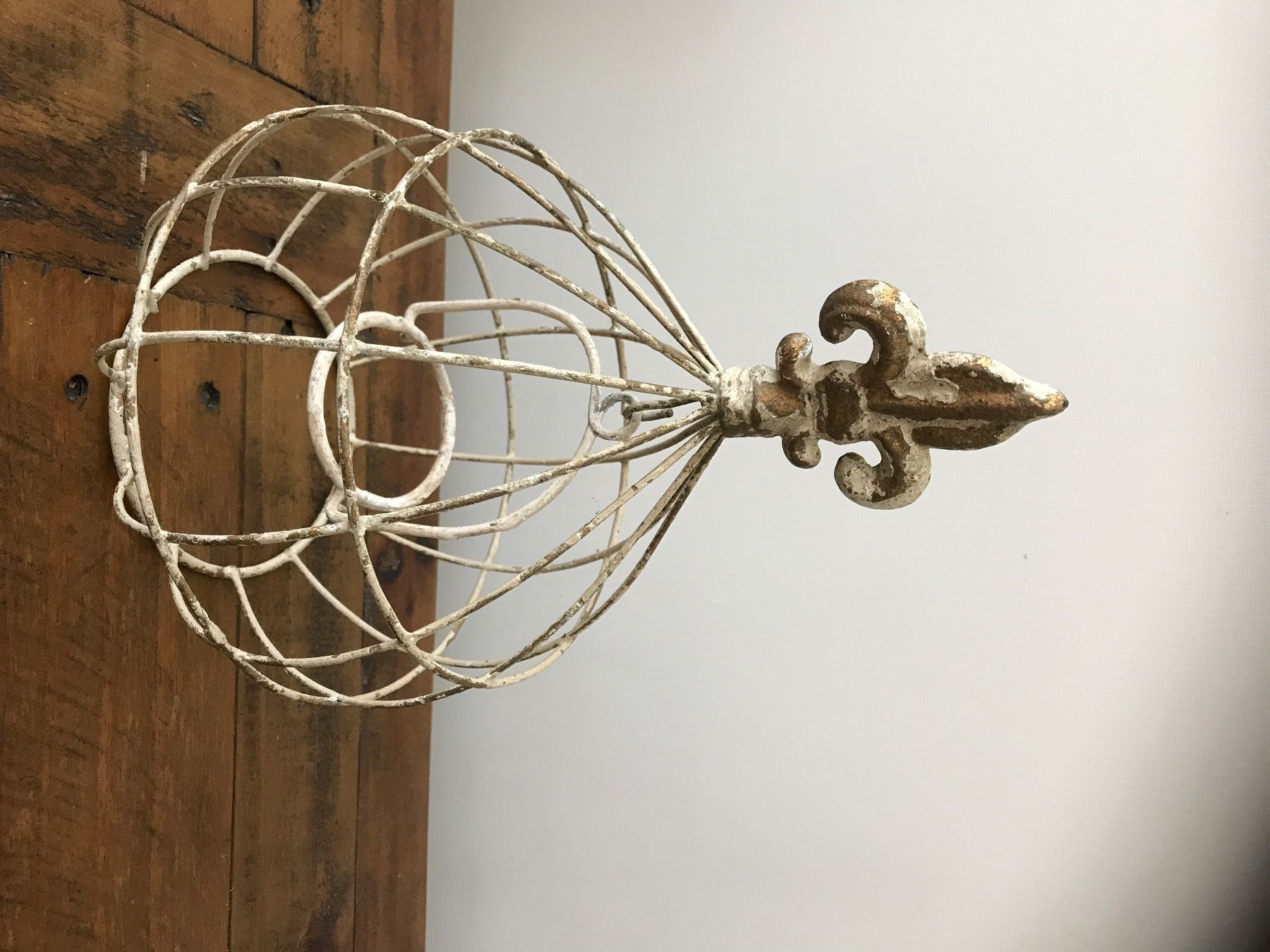 Tutte le decorazioni: Deko Metallkäfig mit Fleur de Lys – Usato da Rapperswil SG venduto da cosiba01 1