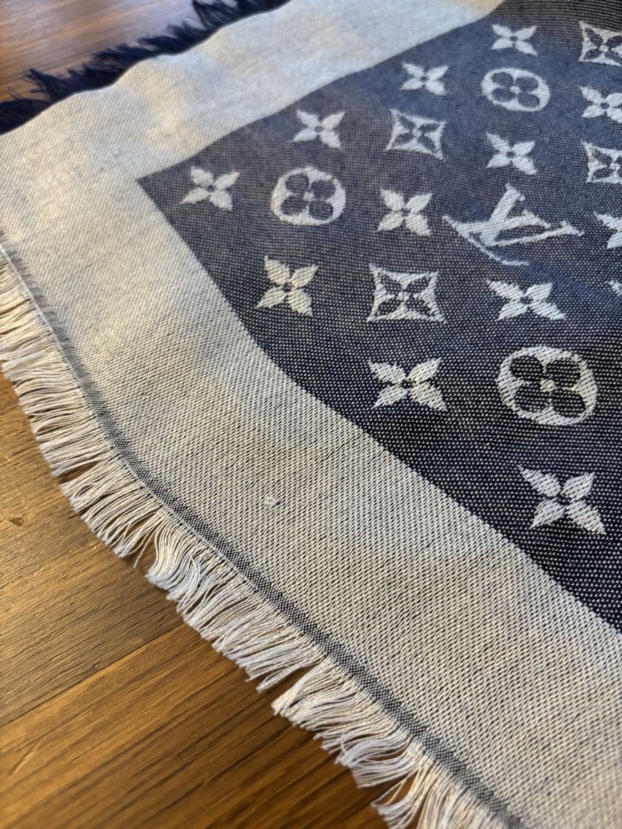 Louis Vuitton Foulard & Sciarpe: Louis Vuitton - Monogram Classic Tuch – Usato da Zürich venduto da FedeSara 5