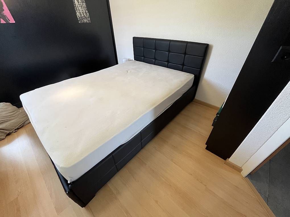 Betten: Lit ET matelas 140cm X 200cm – Gebraucht aus Marin-Epagnier von oky_hrg5