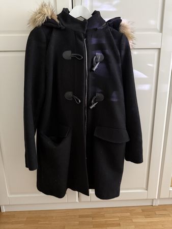 Zara Winterlicher Dufflecoat mit Fellkapuze, Grösse 38/M