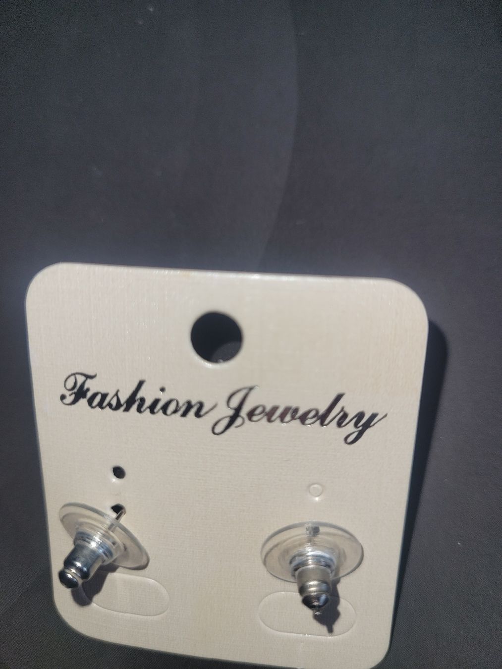 Ohrringe & -stecker: Elegante Perlen Ohrstecker, Neu – Neu und originalverpackt aus Bassersdorf von K1966 1