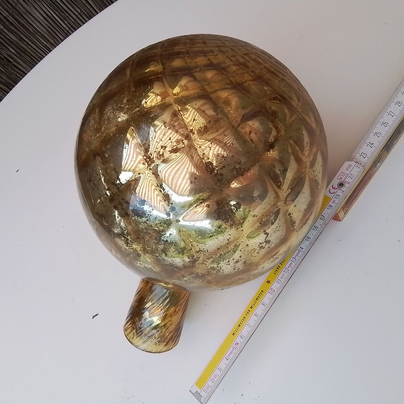 Tutte le decorazioni: Garten Deko Glas Kugel Gold gemustert gebraucht – Usato da Oberurnen venduto da DVDL