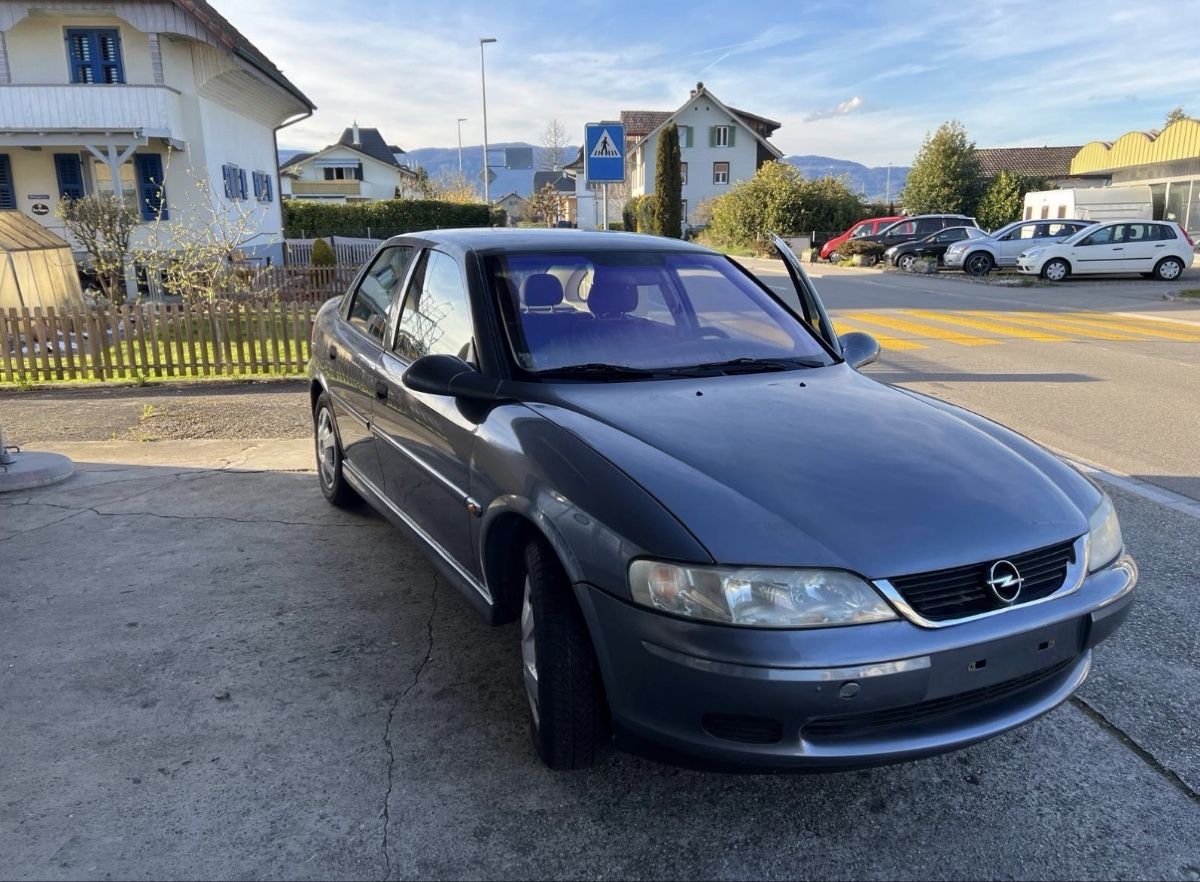Opel Automobili: Opel Vectra 2.2 – Difettoso da Halten venduto da deli95 1