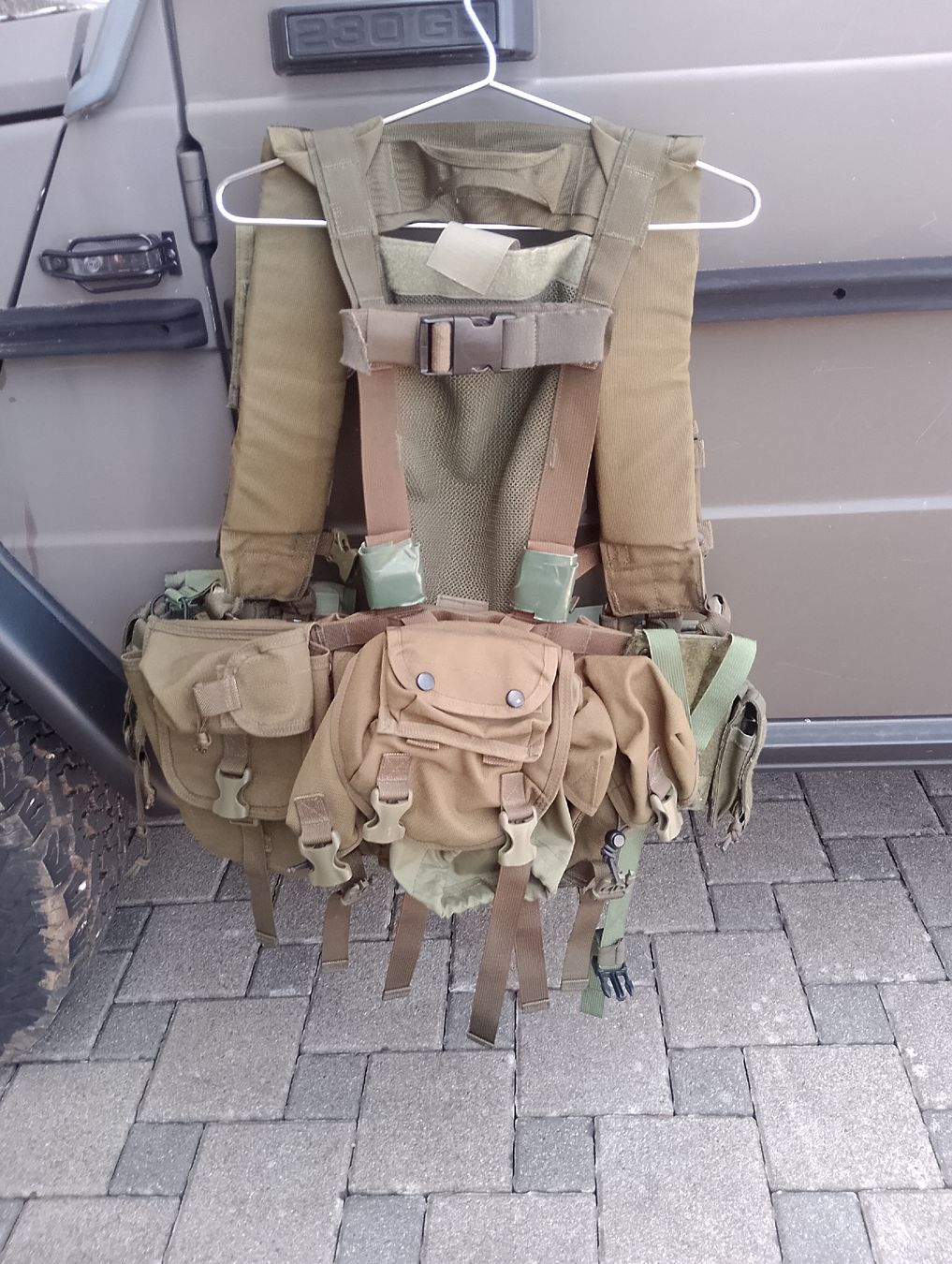 Uniformes: Chest Rig von J-Tech mit div. Taschen – D'occasion à Safenwil par dodgewc12 1