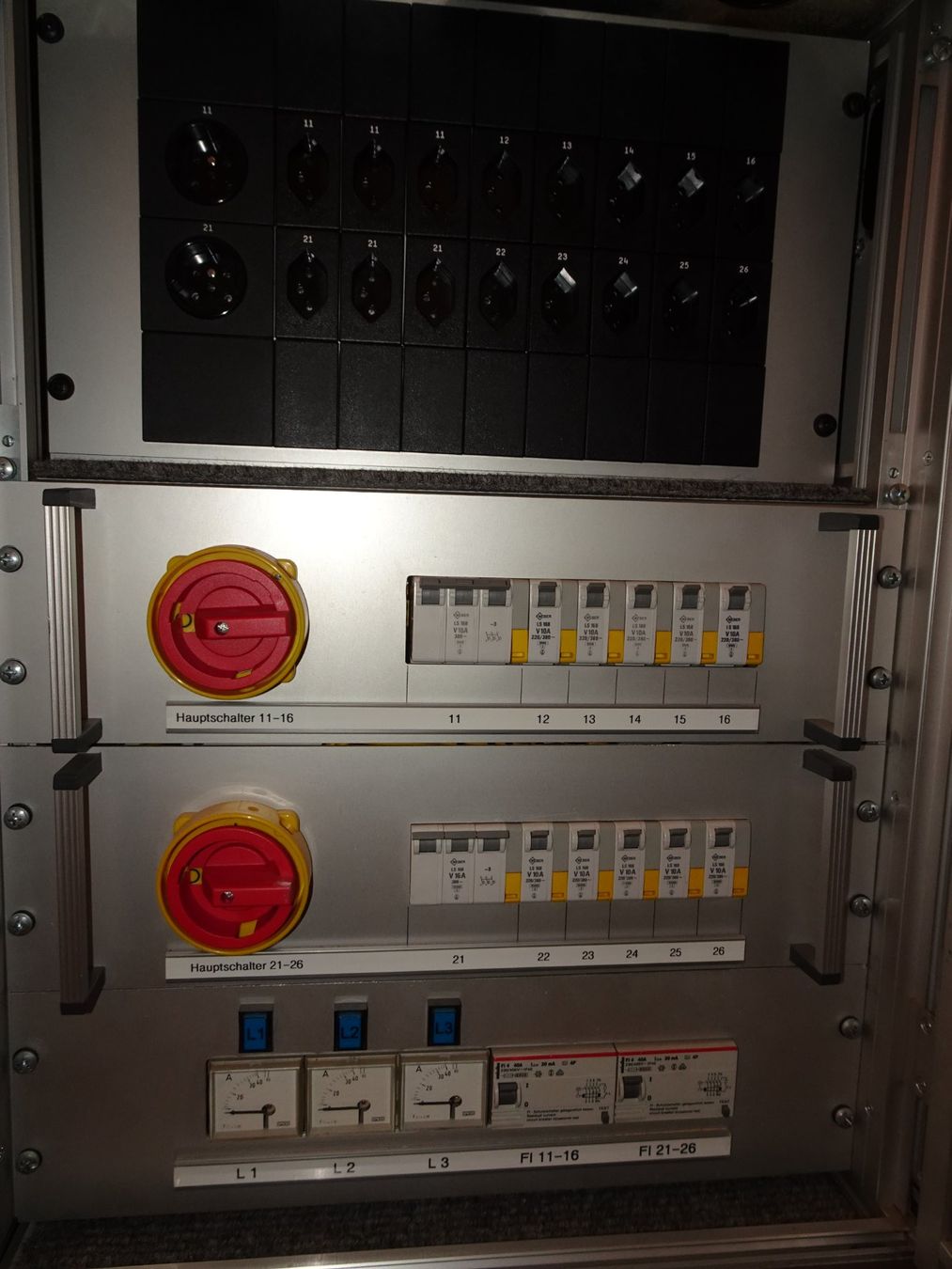 Elettrotecnica: STROMVERTEILER 32A DELUXE – Usato da Hütten venduto da Technics01LT 3