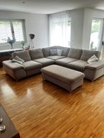 Grosses Ecksofa mit Hocker  Flachgewebe   guter Zustand