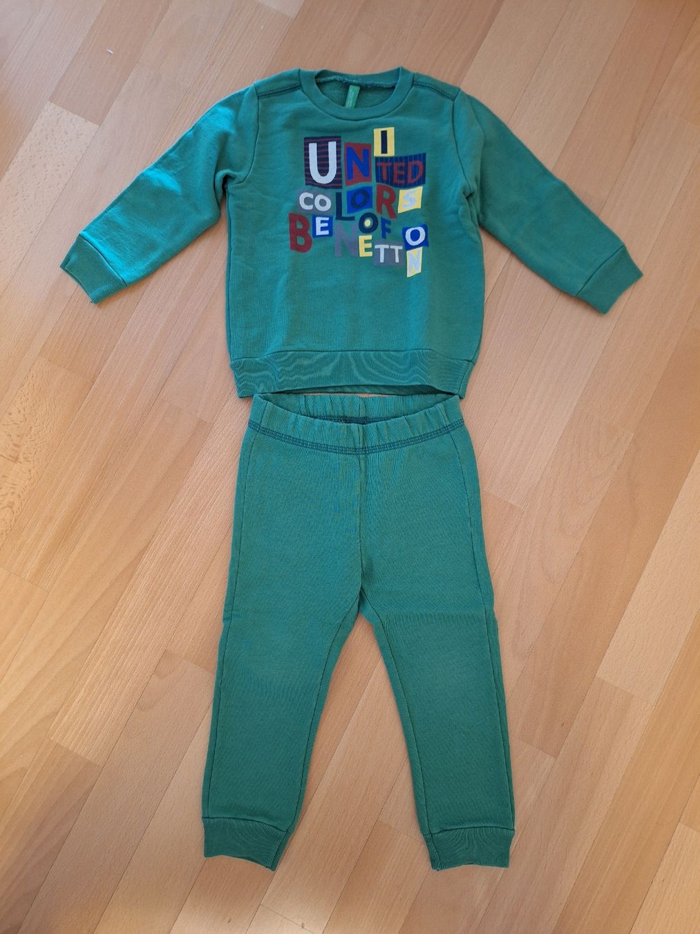 Benetton Anzüge: Trainer von Benetton in Gr. 92 – Gebraucht aus Oberrieden von man_9tm2