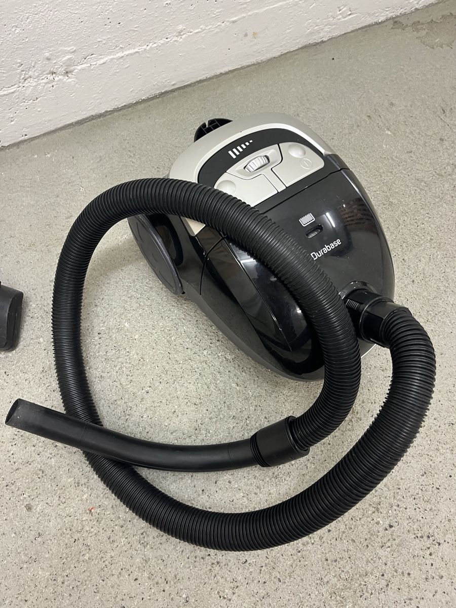 Durabase Aspirateurs & Accessoires: Staubsauger Durabase – D'occasion à Zürich par ina_xz5x