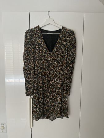 Kleid MNG Floral Print Schwarz Grösse S Frühling Sommer Top 