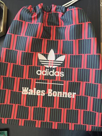 Adidas Wales Bonner Turnbeutel rot schwarz neuwertig