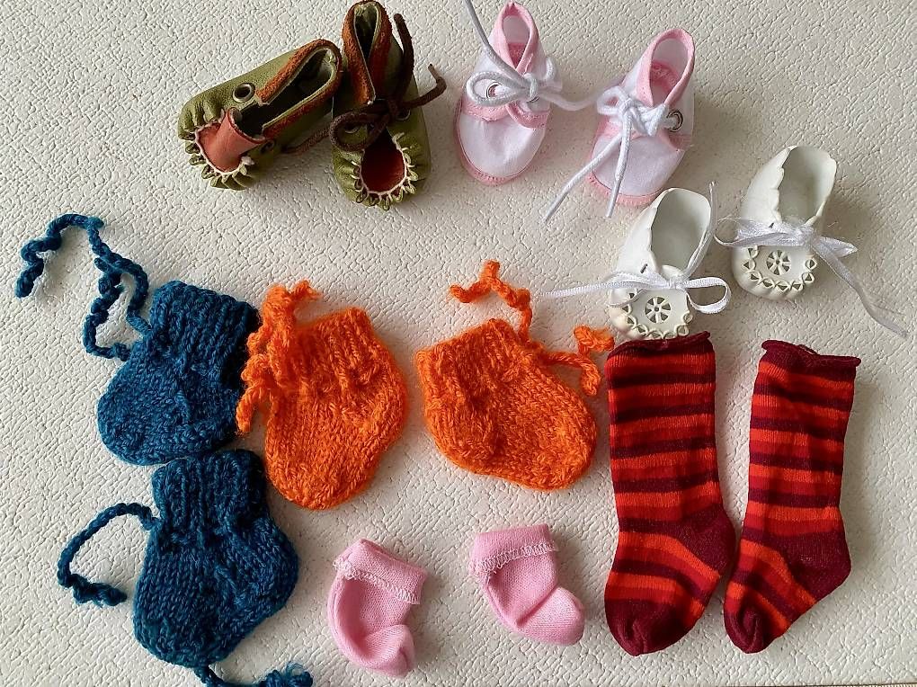 Poupées: Puppenschuhe Socken – D'occasion à Basel par 12Glory 1
