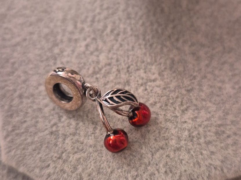 Ciondoli: Silber Charm Kirschen rot +Garantie – Nuovo (secondo la descrizione) da Rotkreuz venduto da Carbone_Bijou-Shop