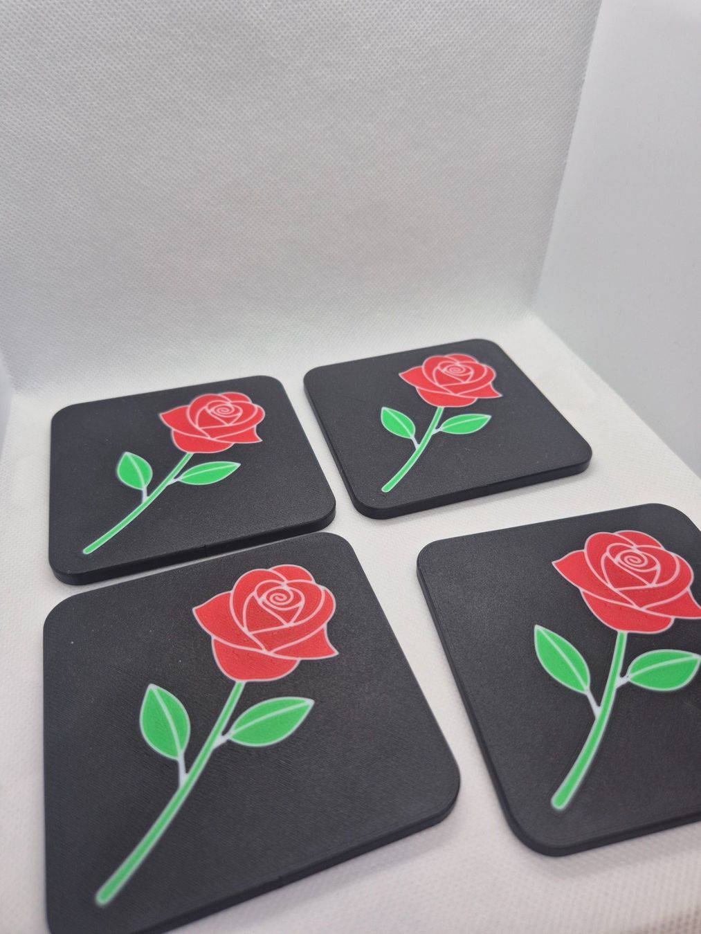 Sottobicchieri: Schwarze Untersetzer, 6er Set, Rose – Nuovo (secondo la descrizione) da Rickenbach b. Wil venduto da agu_6jgz 1