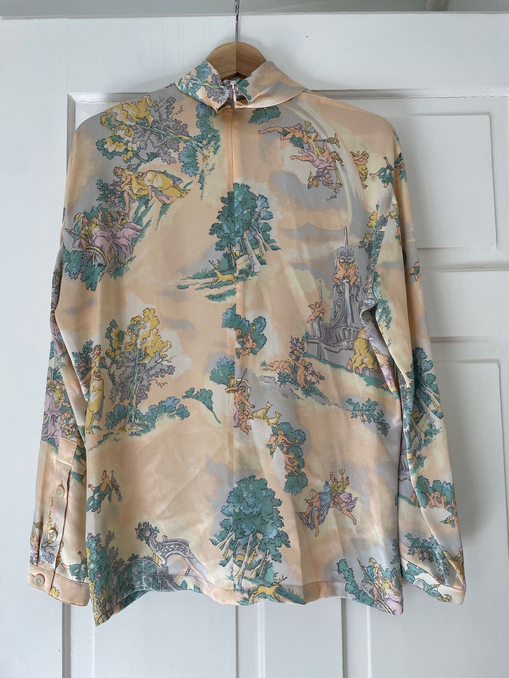 Escada Camicette: Escada Seidenbluse Vintage Grösse 36 – Usato da St. Gallen venduto da Shazzz 5