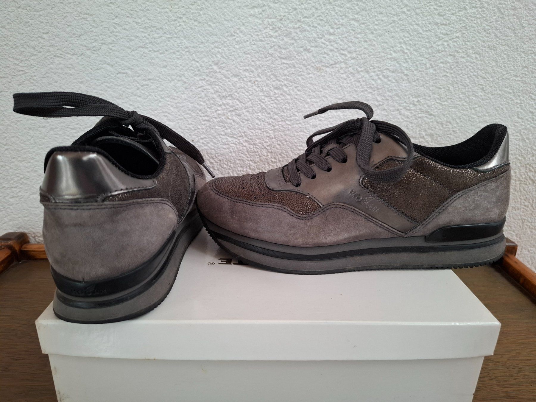 Scarpe da donna: Chaussures marque HOGAN - Daim/velours gris - Taille 38 – Usato da Meinier venduto da Gattuso22 4