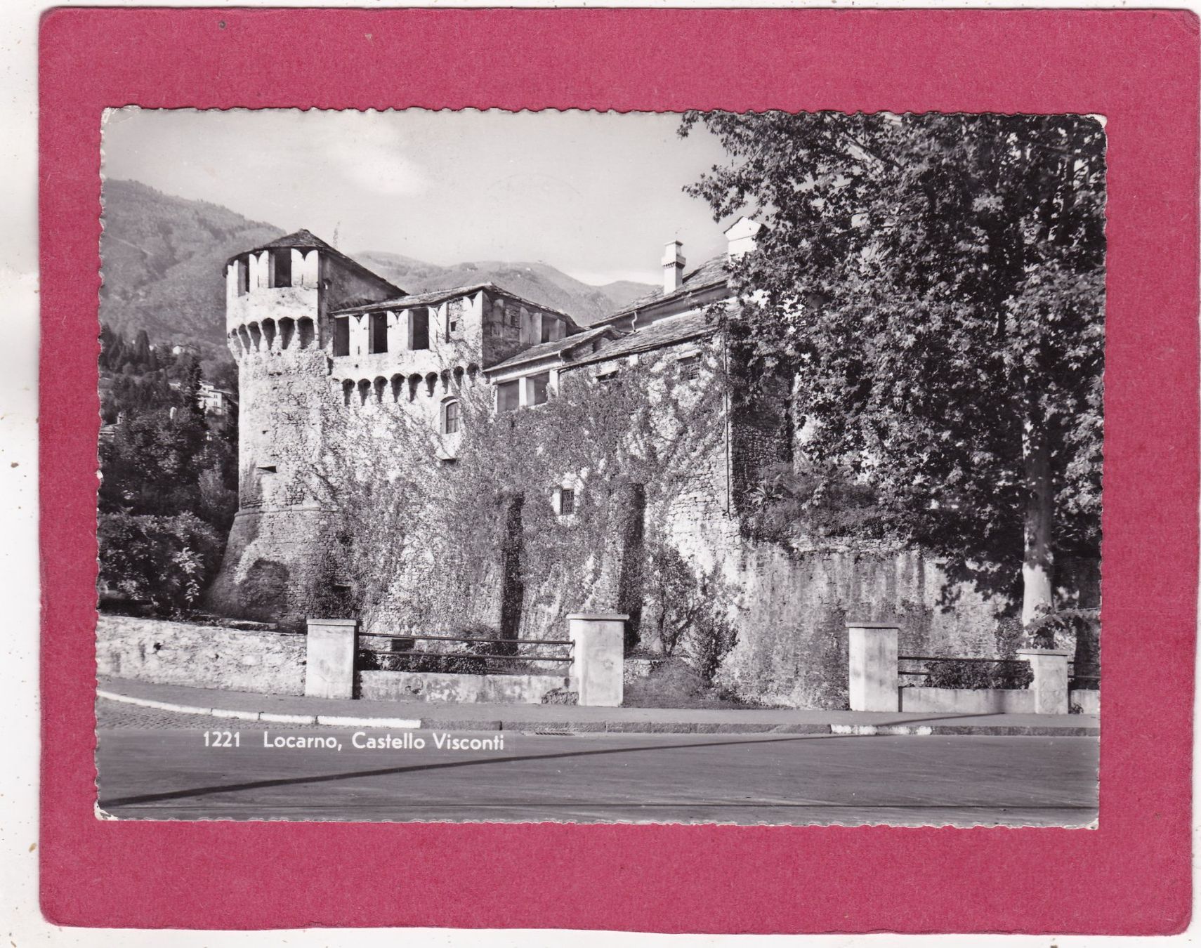 Cartoline postali: Locarno Castello Visconti 1952 – Usato da Herisau venduto da Lisegrat2008