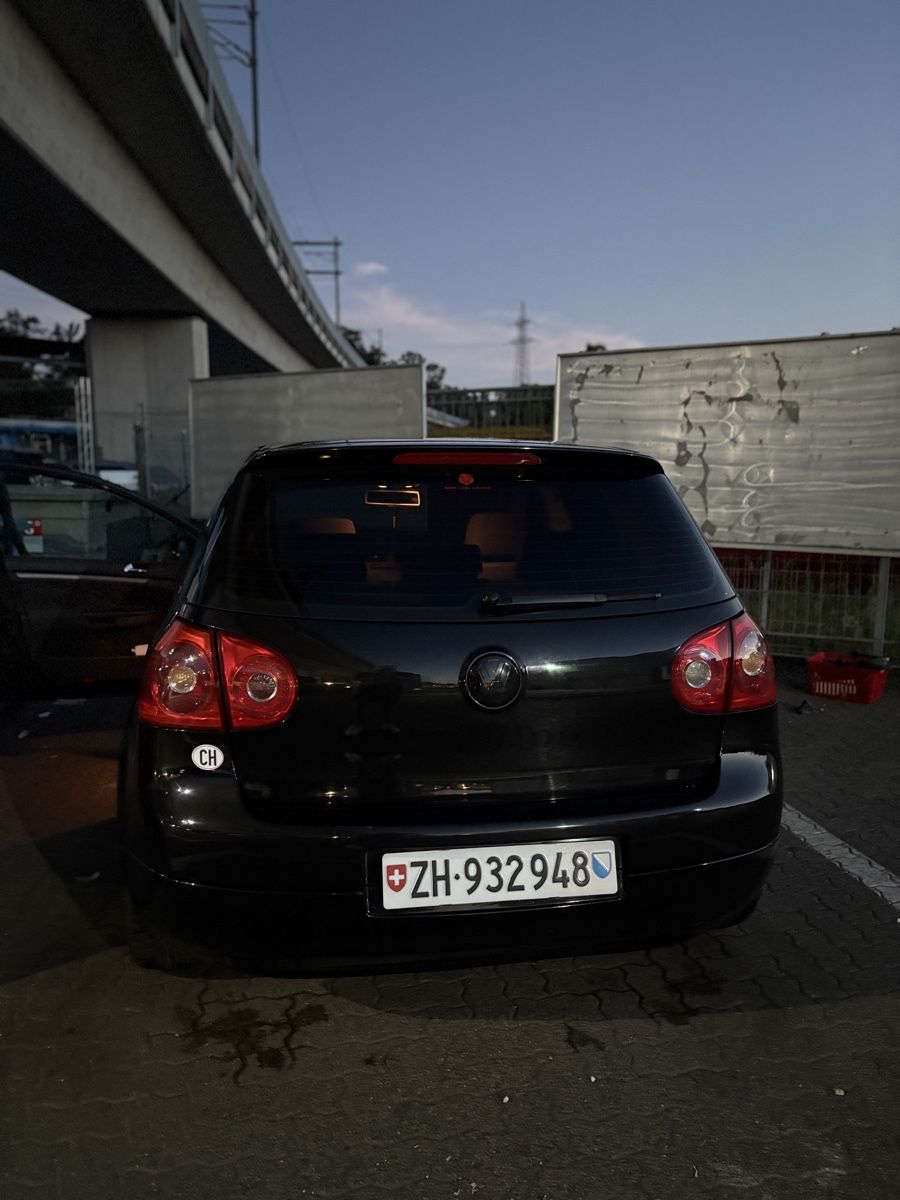 VW Automobili: VW Golf 5  2.0 TDI – Usato da Brüttisellen venduto da Betulla 1