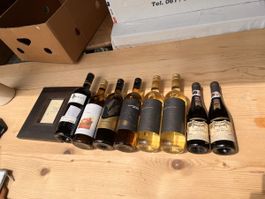 8 Flaschen Weine (76)