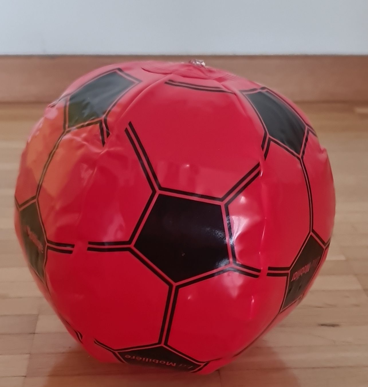 Bälle: Aufblasbarer Fussball – Neu und originalverpackt aus Würenlos von Schliifbere