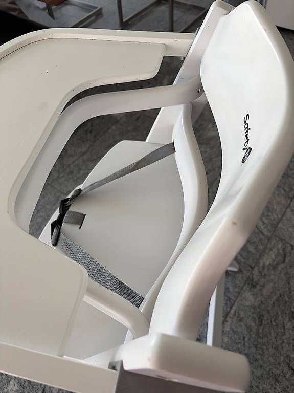 Chaises hautes: Kinderhochstuhl weiss Savety Timba – D'occasion à Siebnen par mardie09 1