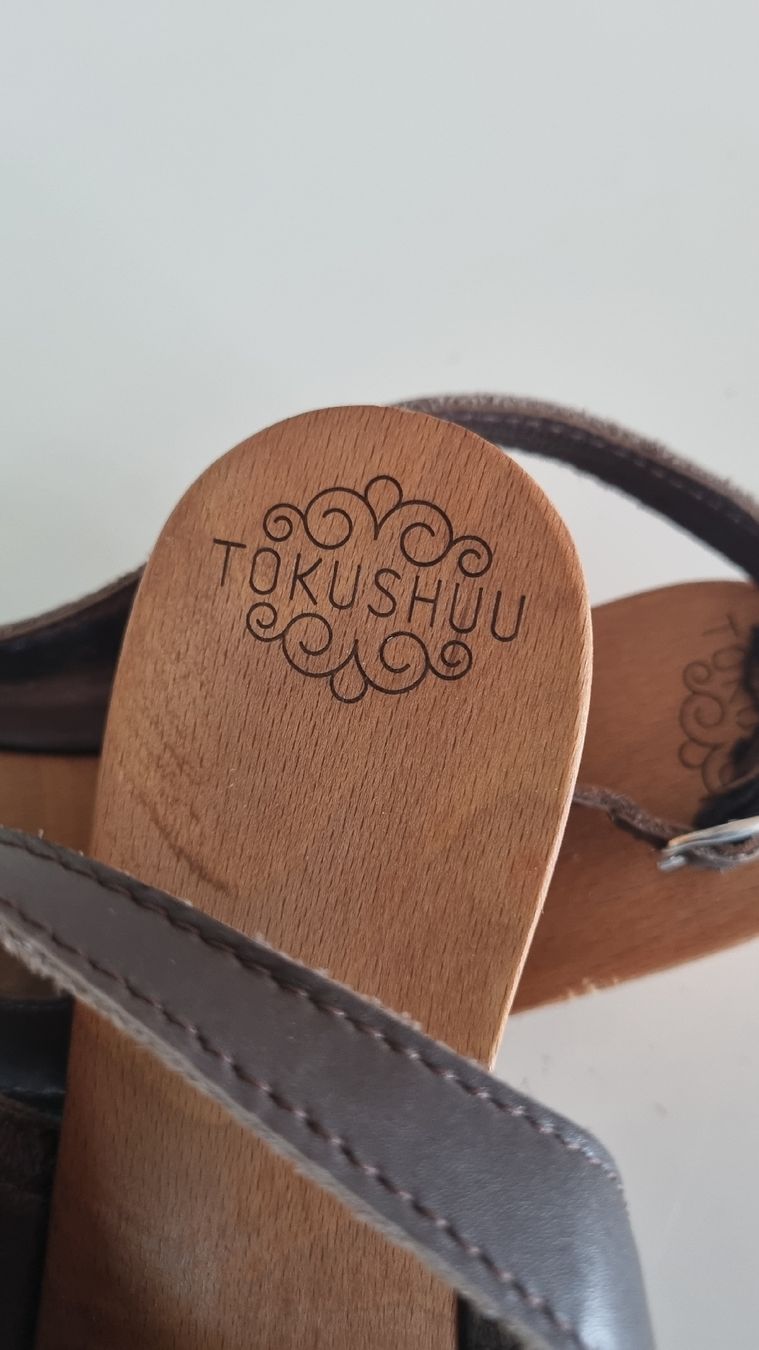 Scarpe da donna: Tokushuu Holzzoggeli Gr 36-37 – Usato da Tägertschi venduto da Fank111 3