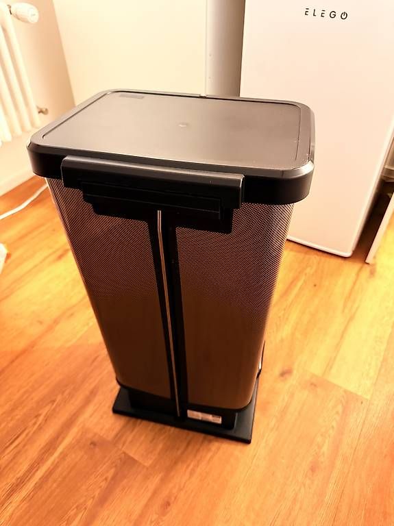 Cestini per rifiuti: Abfalleimer 40L – Usato da Arlesheim venduto da schoop. 2