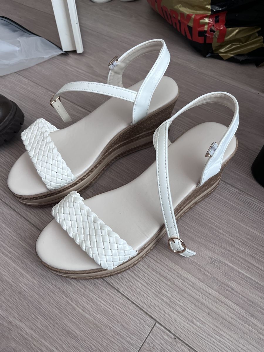 Scarpe da donna: Sandalen 38,39GR – Nuovo e nell'imballaggio originale da Boll venduto da iva_5mbc 1