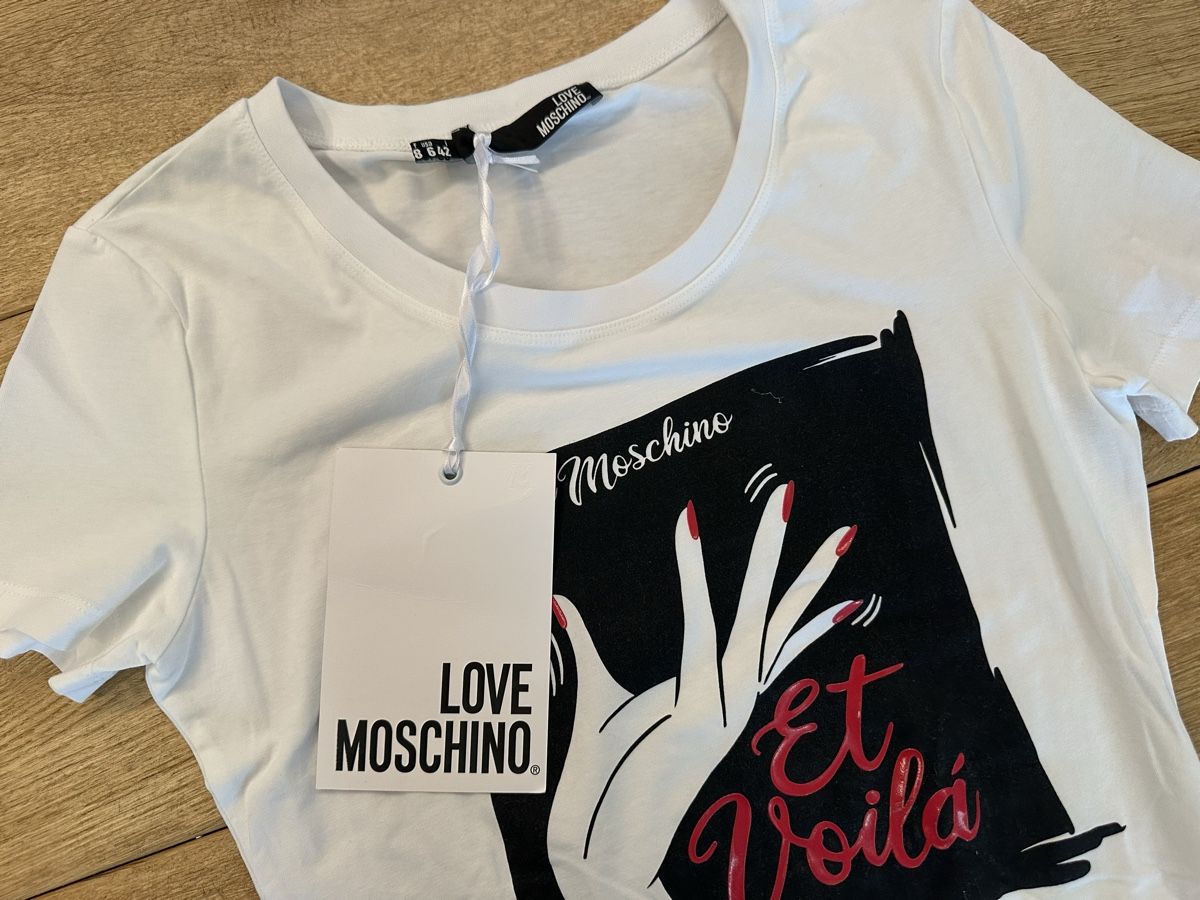 Moschino T-shirt: Moschino T-Shirt – Nuovo (secondo la descrizione) da Boppelsen venduto da Hello_Sun 1