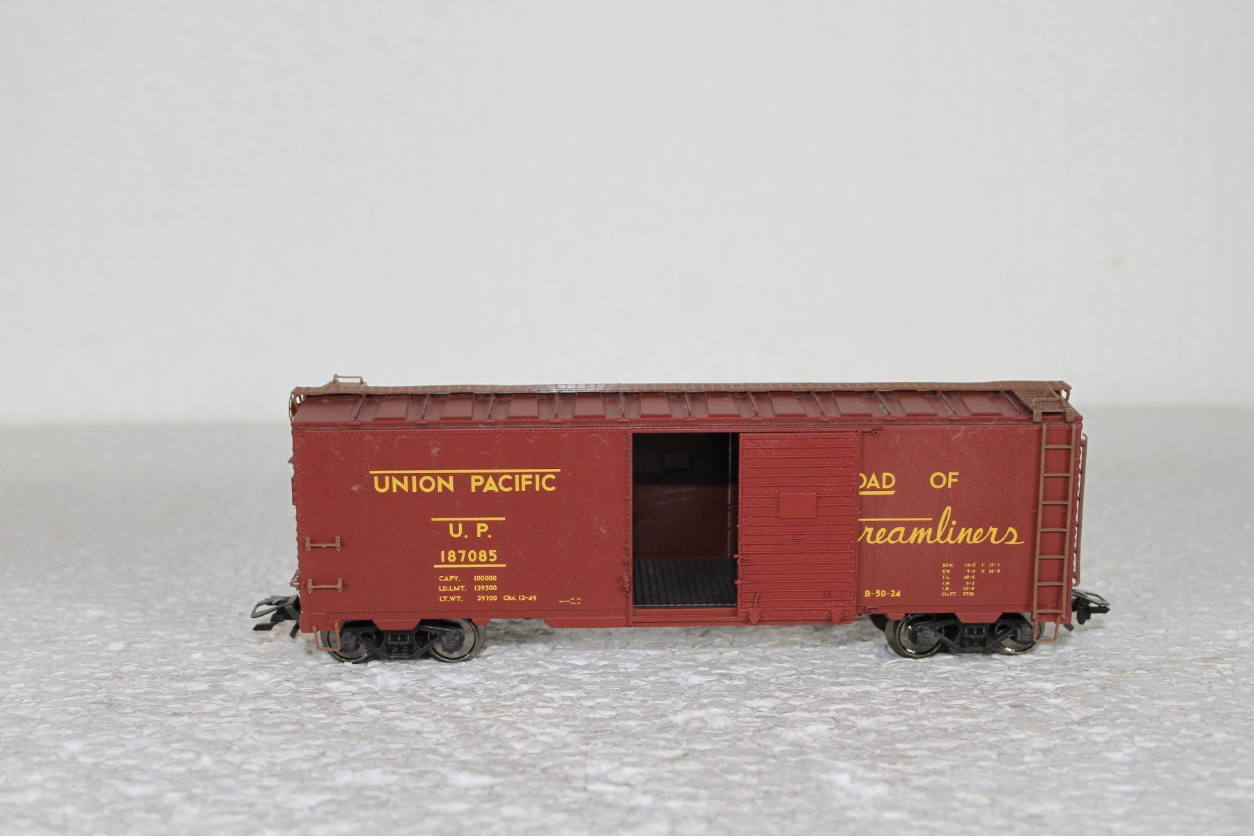 Märklin Modelleisenbahnen: Märklin Union Pacific US 187085 Box Car – Gebraucht aus Triesen von cor_62ts 1