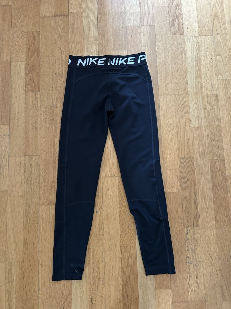Nike Collant & Leggings: 2 Paar Nike Pro Leggins – Usato da Stettlen venduto da Bayu 1