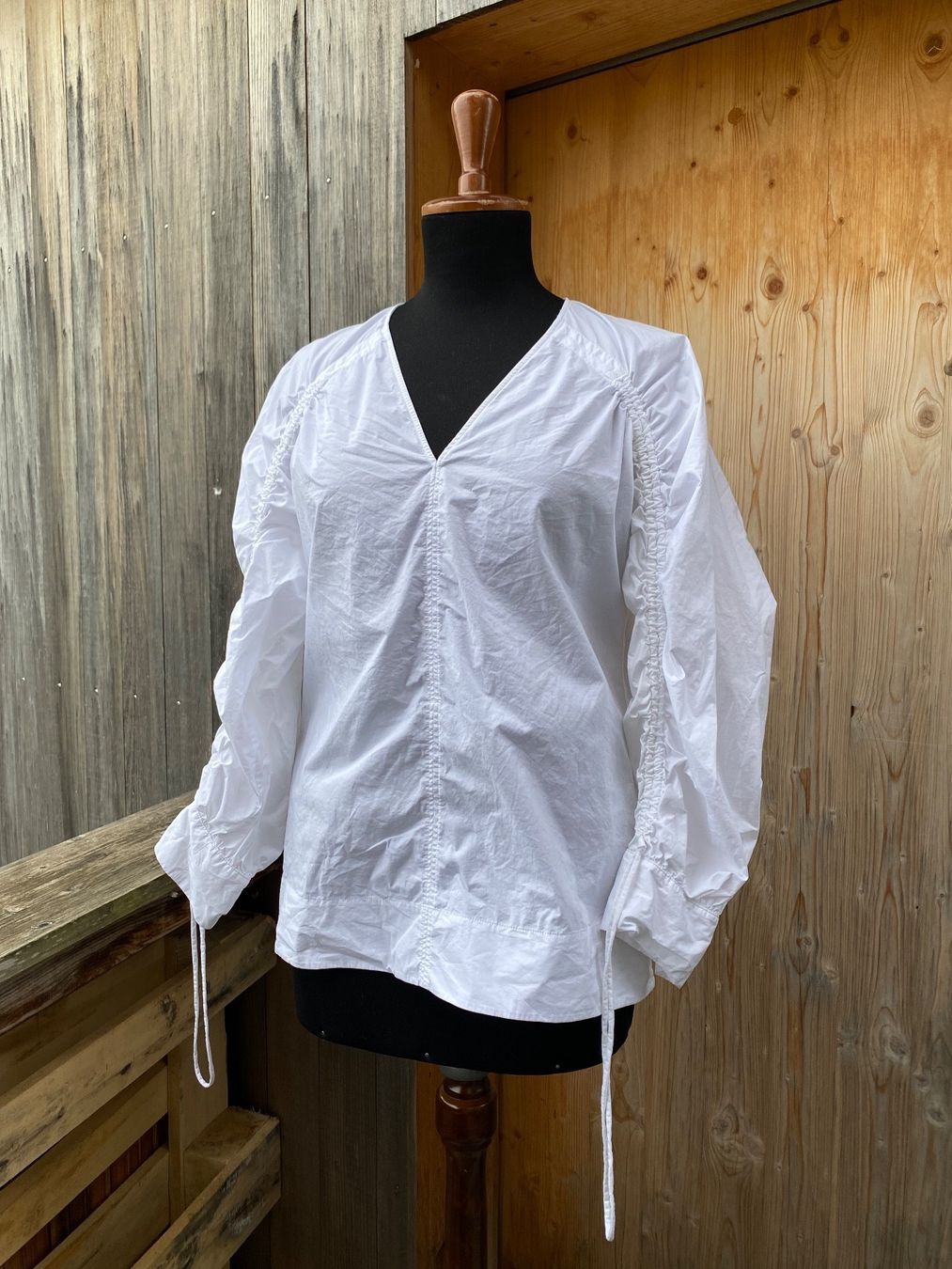 Cos Blusen: Weisse COS Bluse (Baumwolle) – Gebraucht aus Siselen BE von