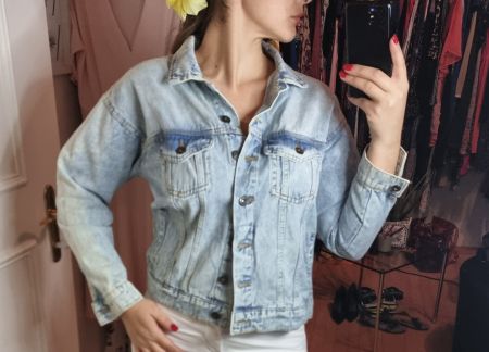 Jeansjacke im angesagten hellen Used-Look, Grösse 38/40