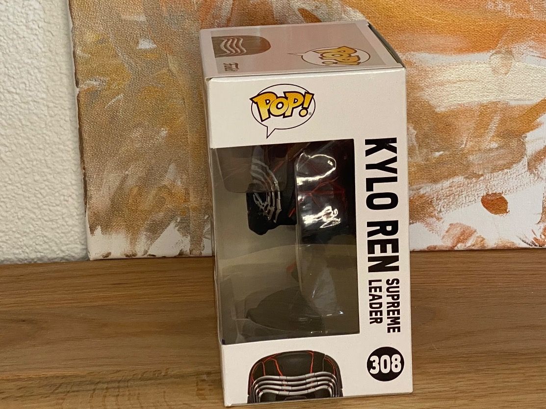 Funko Statuette: Funko Pop - Kylo Ren - #308 - Star Wars – Nuovo e nell'imballaggio originale da Oensingen venduto da CSCollectors 1