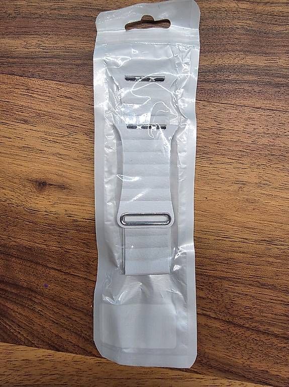 Smartwatch: Apple Watch Leder Loop weiss 42/44 neu – Gebraucht aus Dietlikon von Bonamesa