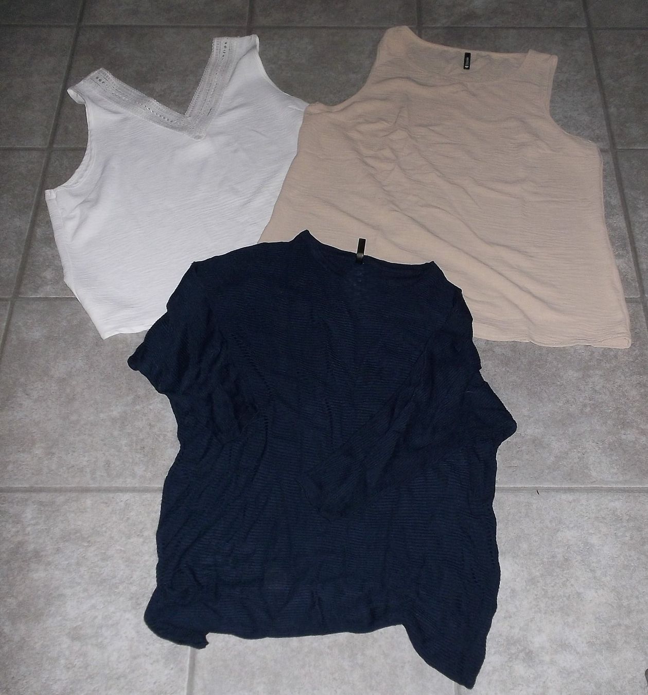 Lotti di vestiti: 6 teiliges Damen Kleiderpaket Grösse L – Usato da Kaltbrunn venduto da Cindy99 1