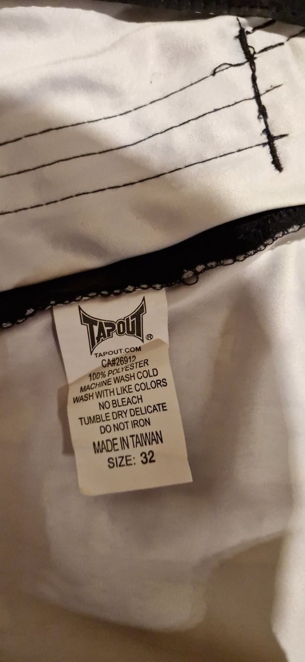 Pantaloni: kurze Hose TAPOUT – Usato da Alpnach Dorf venduto da Maksim777 2
