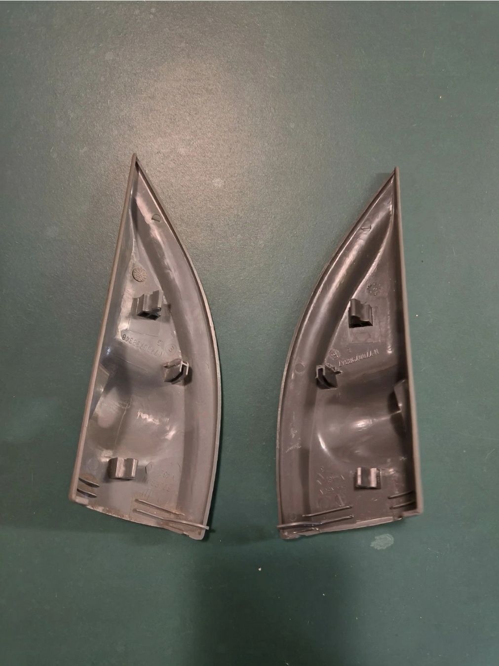 Renault Toutes les pièces auto: mostrine plastiche specchietto clio williams/1.8 16v – D'occasion à Locarno par Enzo1985 1