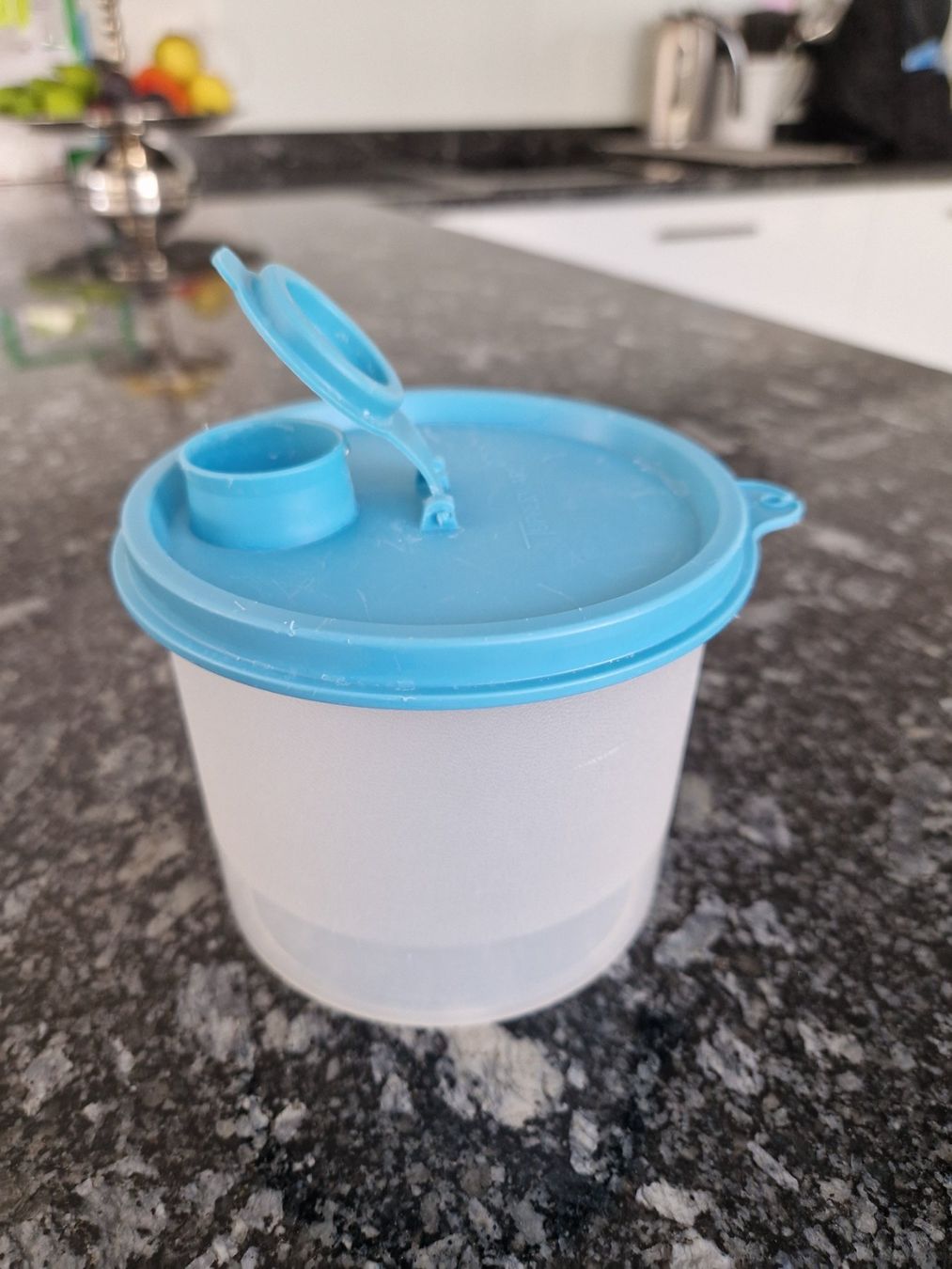 Tupperware Contenitori & Simili: TUPPERWARE Aufbewahrung – Usato da Mezzovico venduto da maemy