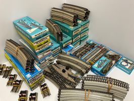 Märklin M, grosse Konvolut an Gleisen und Weichen, Bespielt