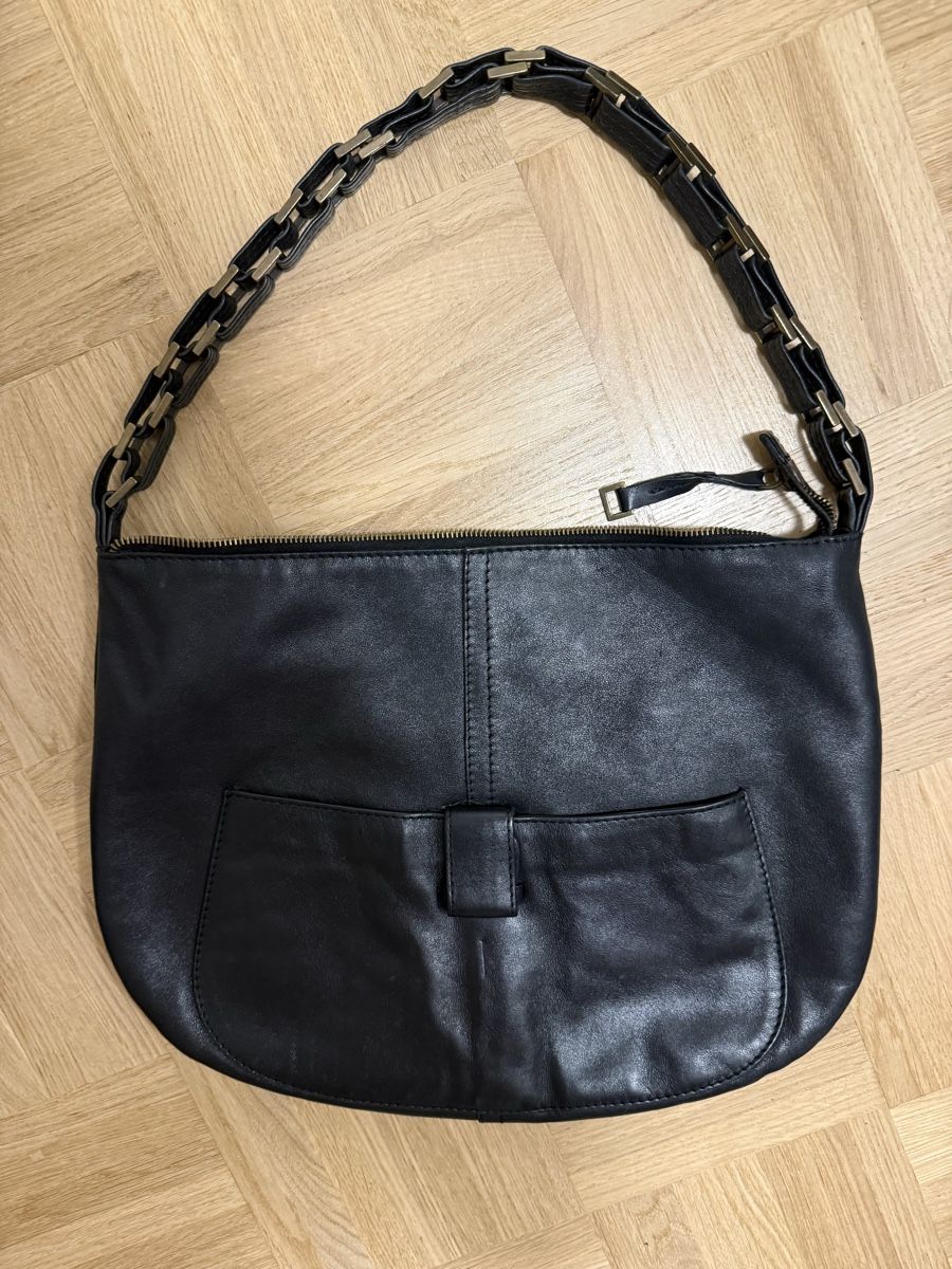 Max Mara Borse da donna: Max Mara Handbag Black Leather Chain Strap Used Condition – Usato da Thalwil venduto da mon_nqx8