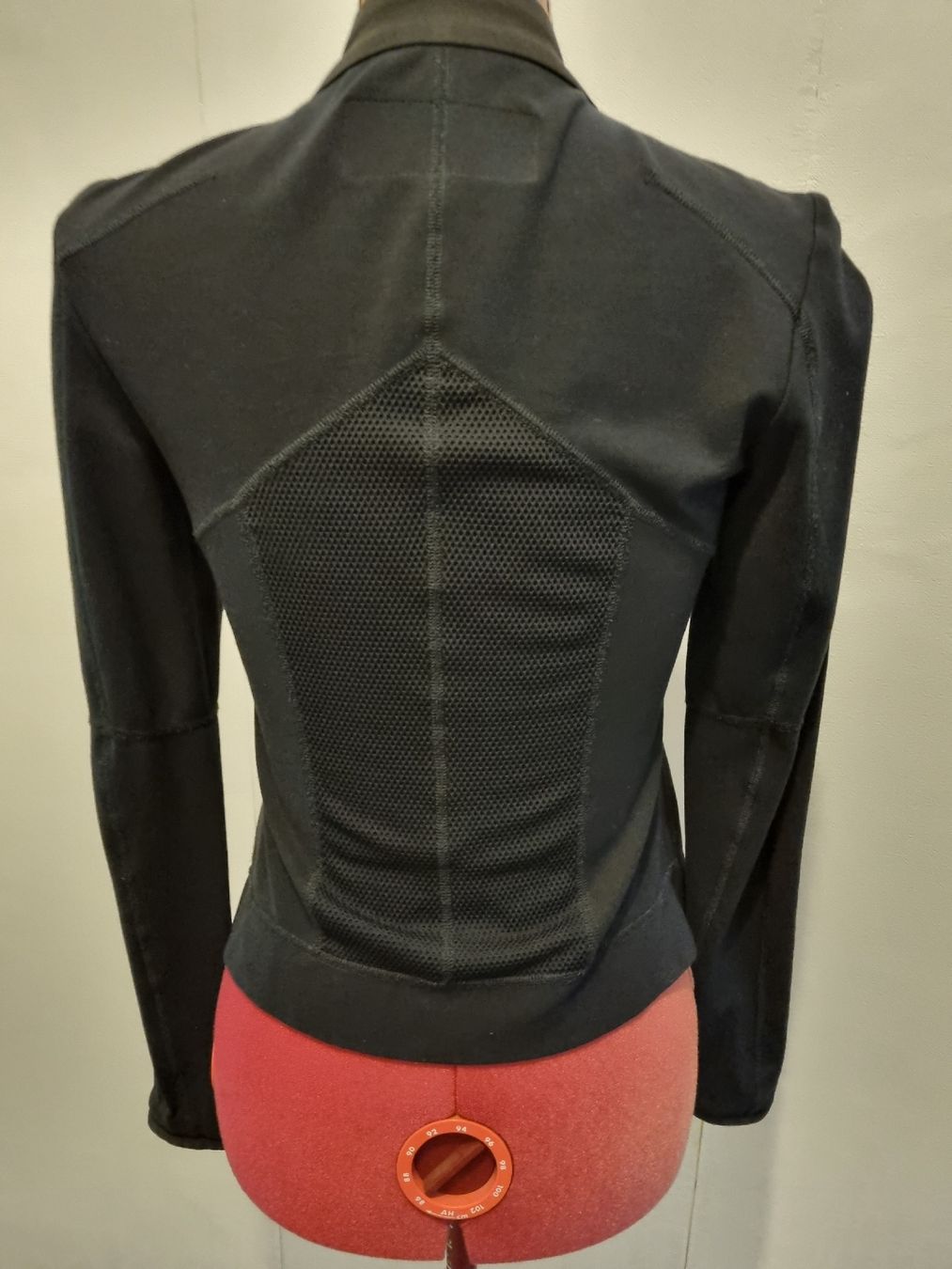 Marc Cain Giacche: Marc cain Jacke Gr.1 – Usato da Thalwil venduto da Briscolina 1