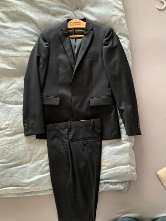 Anzug Neu, schwarz, Grösse 44 / 46 für Kinder / Teenager