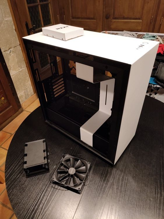 NZXT H710 Boitier Ordinateur (Gebraucht) in Vevey für CHF 70 – mit ...